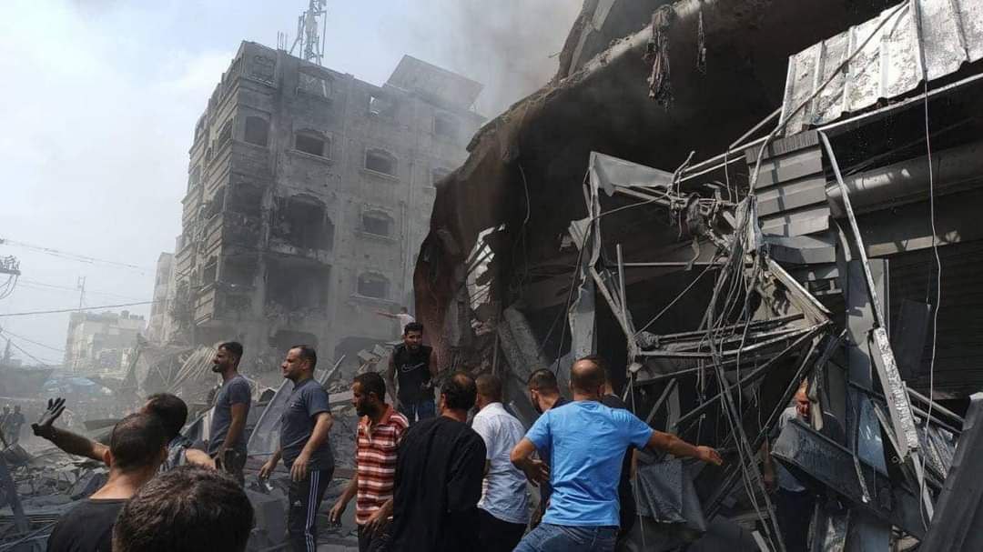طيران الاحتلال يرتكب مجزرة في سوق الترانس شمال غزة