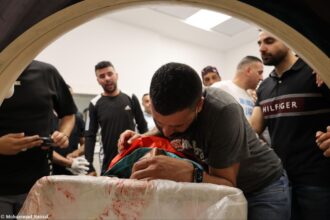 من وداع الشهداء الثلاثة الذين ارتقوا جراء عدوان المستوطنين وقوات الاحتلال على قرية كفر مالك برام الله.